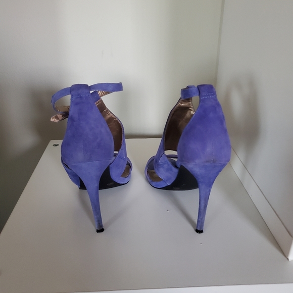 Bcbg size 7.5 Sapphire heels - Picture 4 of 7